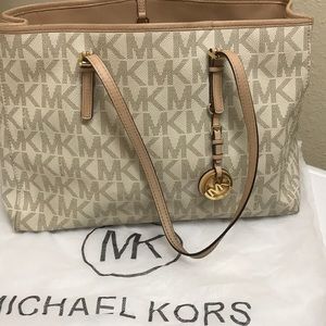 Beautiful Michael Kors purse